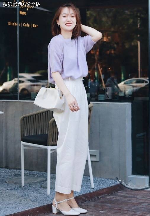 高跟鞋 穿啥小黑裤,今年“小白裤”才受宠,时髦百搭不挑人,咋穿都洋气