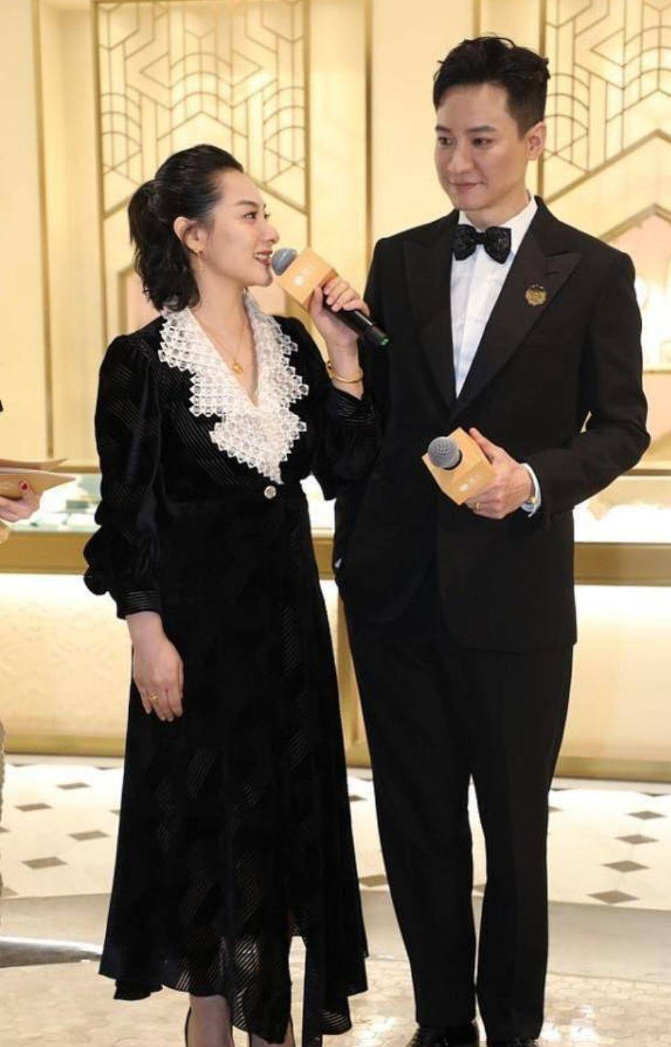 大家把目光更多地放在赛事和选手身上_谢霆锋放了个屁