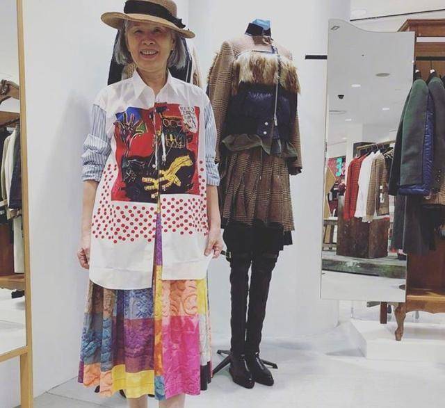 图案 周杰伦大赞妈妈的时尚感，66岁叶惠美造型百变，前卫不输小年轻