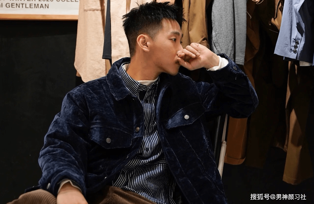 进行 大地色，现代成熟男士的主场色，约会首选搭配