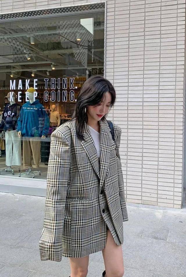 设计 秋冬出镜率超高的西装款，时髦又气质，出街必备裤装短裙连衣裙_网易订阅