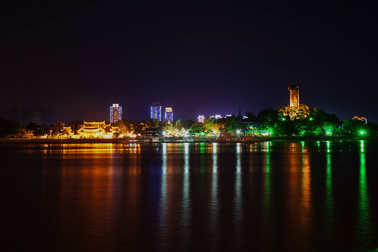 也是唯一靠内陆的一个岛屿,就是位于温州市区北面瓯江中的江心屿