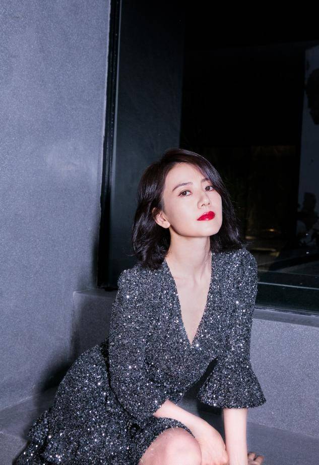 大气 高圆圆带娃参加聚会,2岁女儿太像爸,江一燕素颜曝光秒变小老太