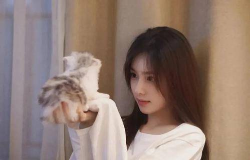 曲线美新依美美容：钓系纯欲风绝了！注意这3点，你也能又纯又撩！
