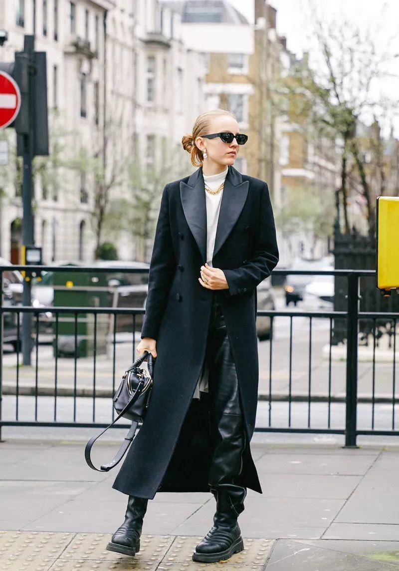 感觉 想要穿出新鲜感，今年的秋装，可以考虑一下慢跑裤