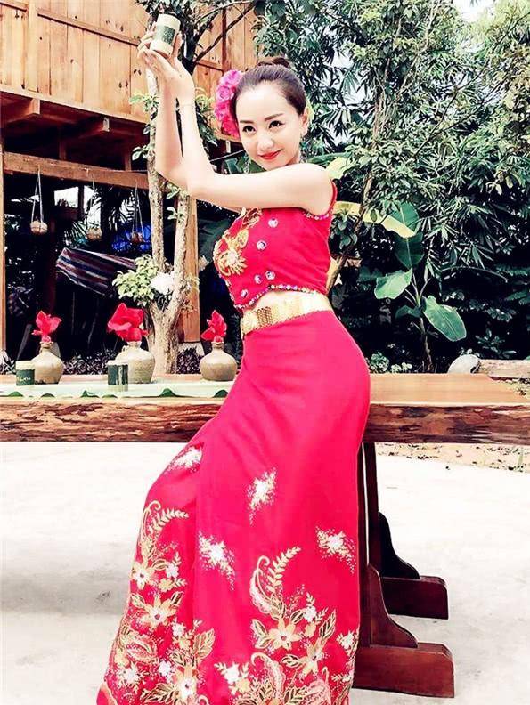 鞠婧祎 女星“傣族装扮”大赏：谢娜显年轻，鞠婧祎白到发光，最性感是她