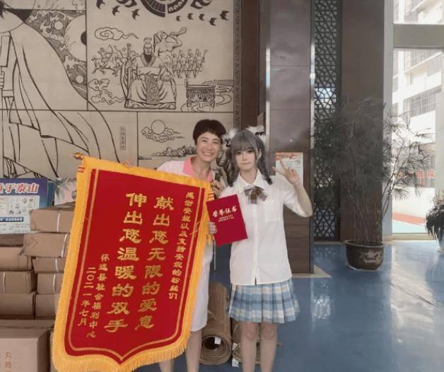 男儿身|萝莉网红安妮,靠骂人涨粉百万火遍全网,自曝“男儿身”惊呆众人