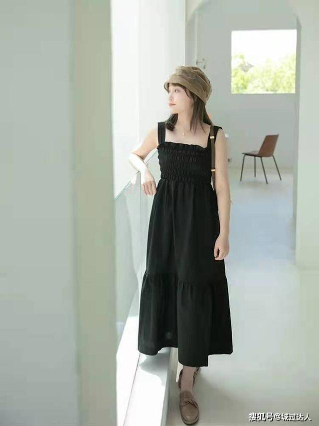 整体 秋季穿衣多做“减法”,教你这些搭配小技巧,简约百搭又显气质