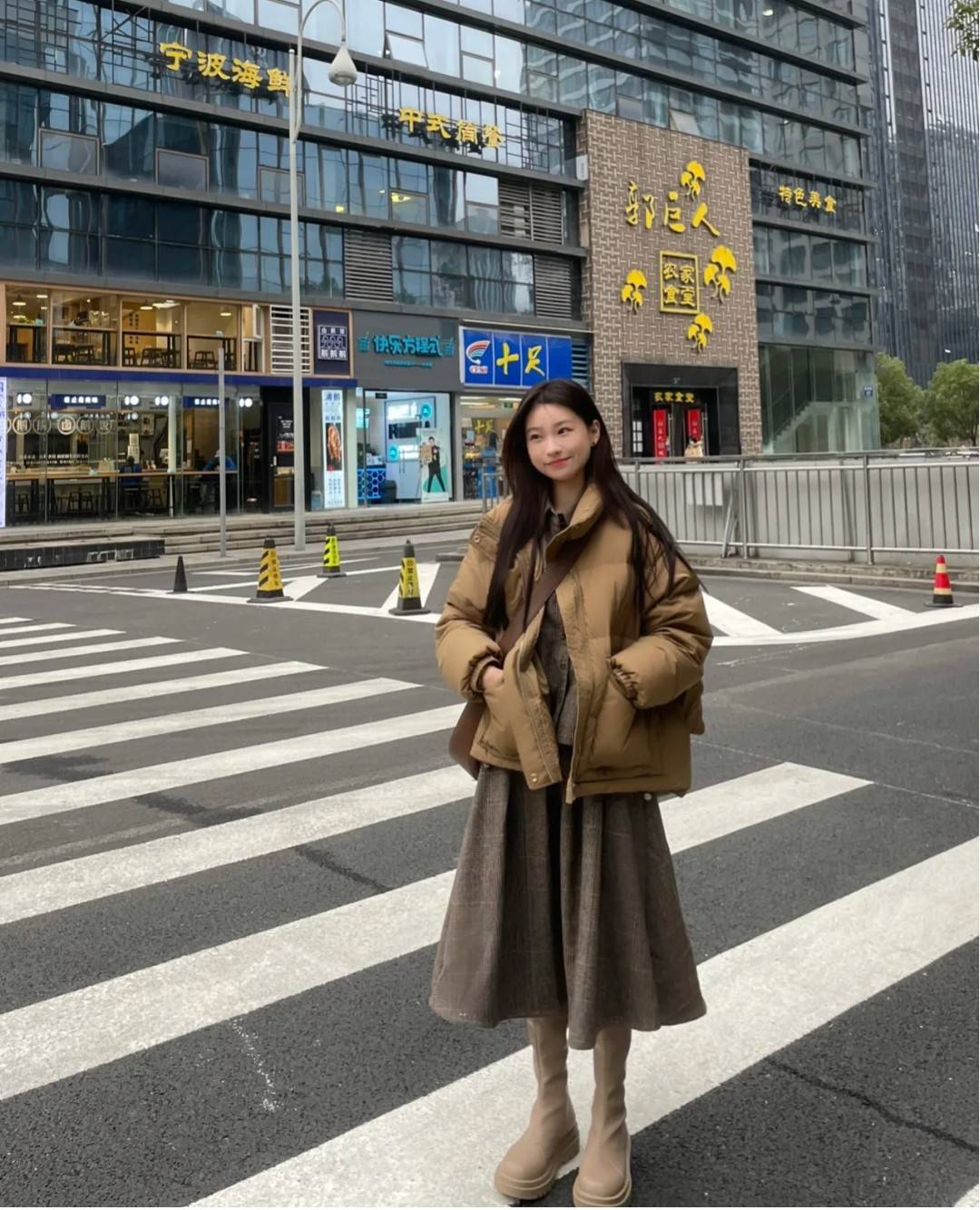 羊羔 深秋冬保暖高级穿搭look,这三种让你轻松禁住凌冽寒风,时尚吸睛