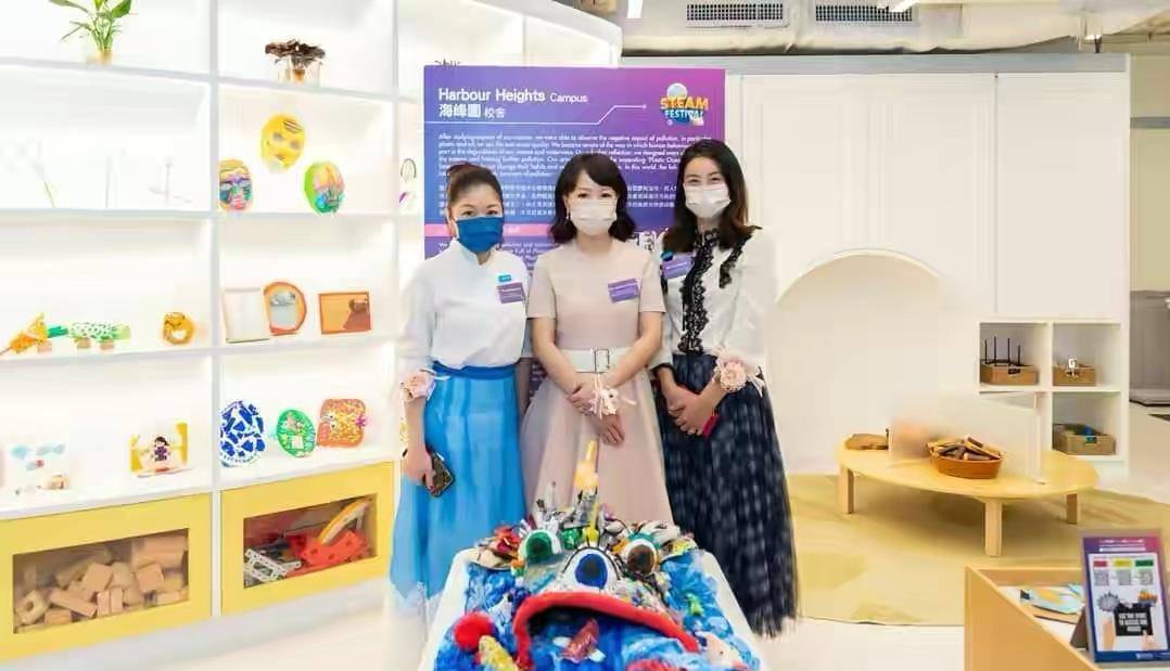 经典 郭晶晶与霍启刚玩浪漫，穿衬衫庆生享受二人世界，天然头额骨抢镜