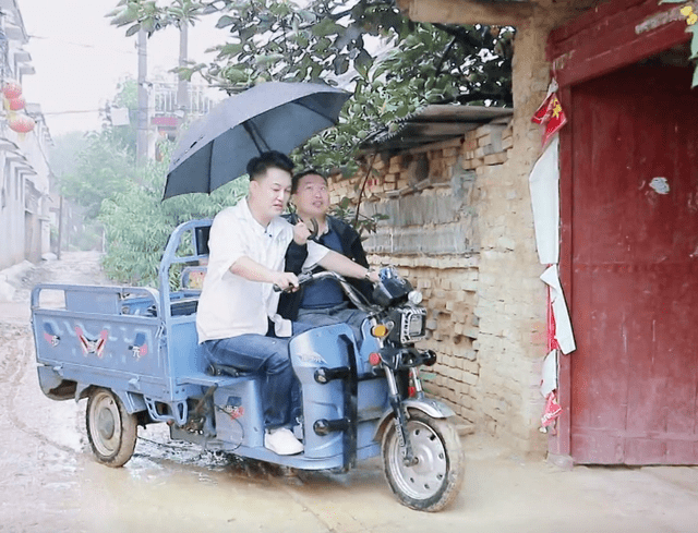 时代|丢开明星模式，重访时代新闻人物，芒果的新综艺有点暖