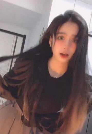 男儿身|萝莉网红安妮，靠骂人涨粉百万火遍全网，自曝“男儿身”惊呆众人