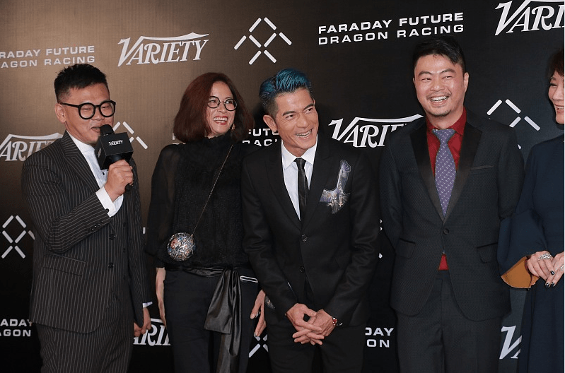 视觉 56的邵美琪瘦得有点脱相了，但气质不减，穿一身黑配波波头还挺美