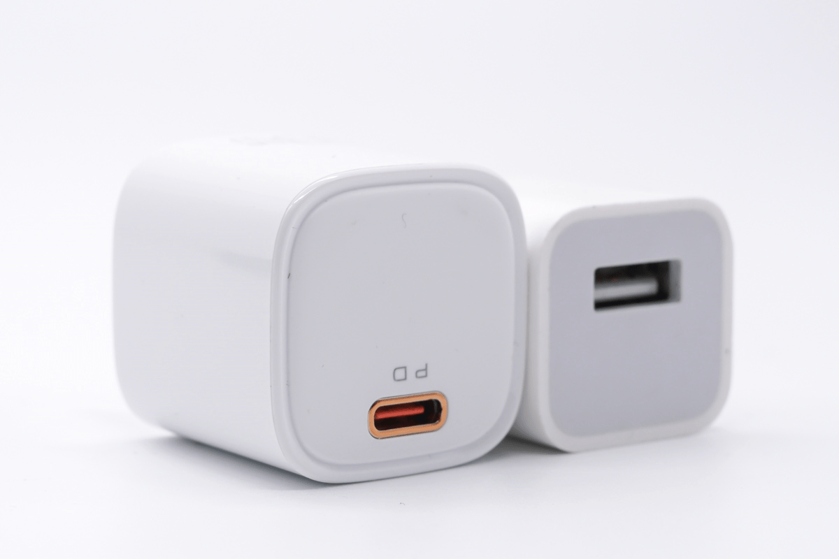 支持20V高压快充能充笔记本电脑，体验麦多多33W氮化镓快充头