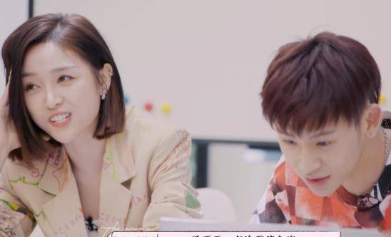 偶像|综艺也有吻戏？小鬼吴宣仪天台路透惹争议，粉丝担心自家爱豆吃亏