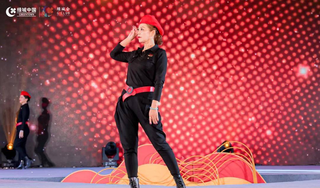 年华 花样的年华，如诗如花亦如歌