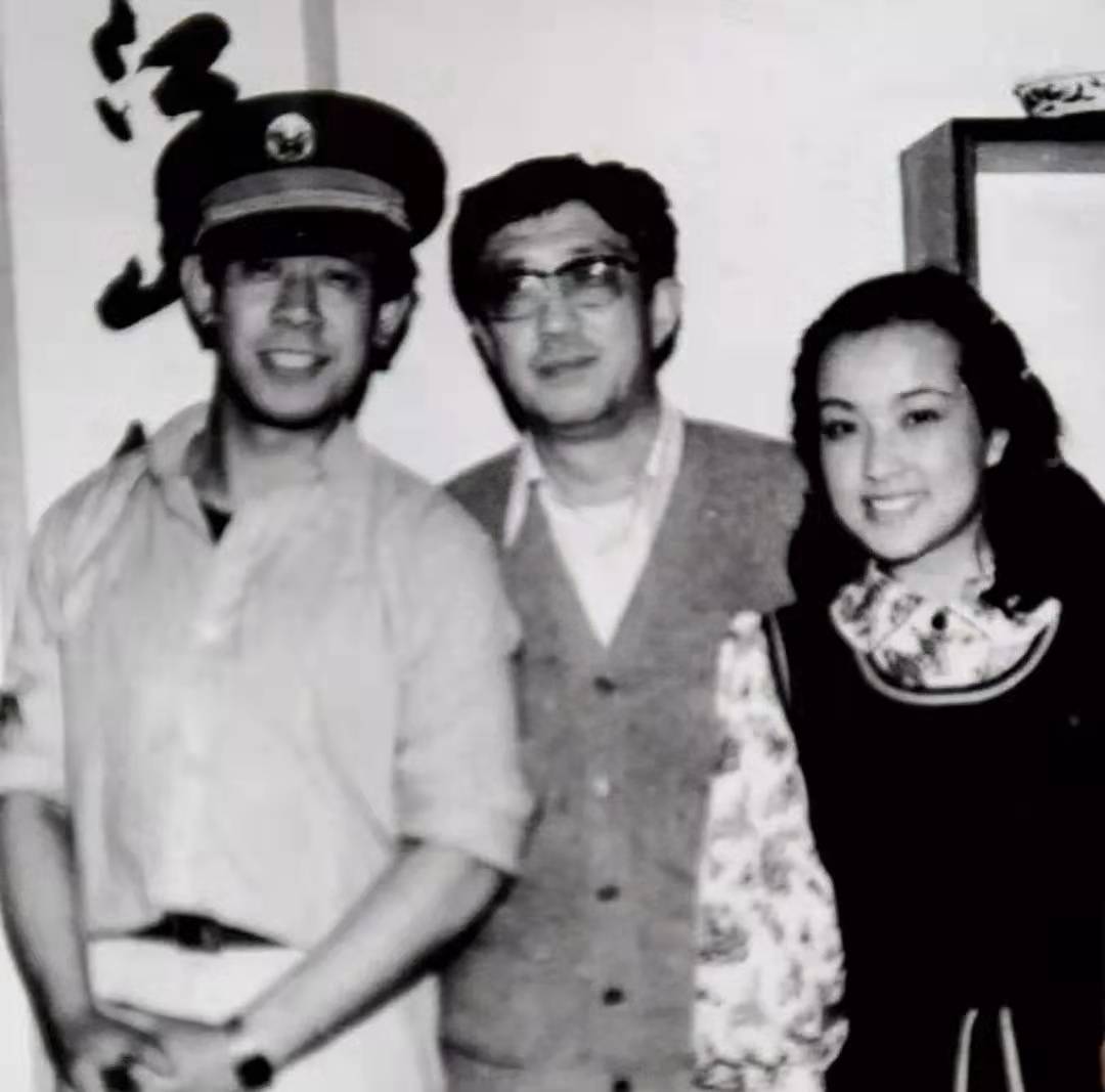 因为|58岁的姜文，从娱乐圈清流，到如今和关晓彤合作跌倒，真不应该