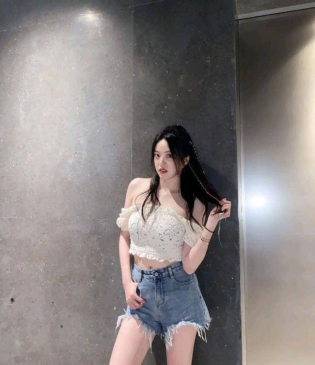 黄明昊|23岁华谊千金王文也将出道！官宣当导演，众多老戏骨捧场支持