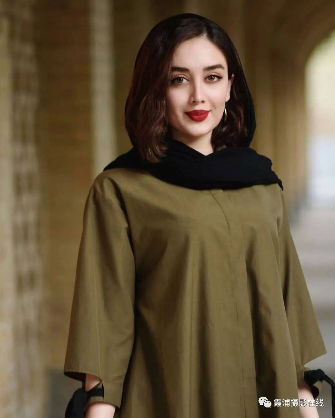 美丽的波斯姑娘如怒放的阳光