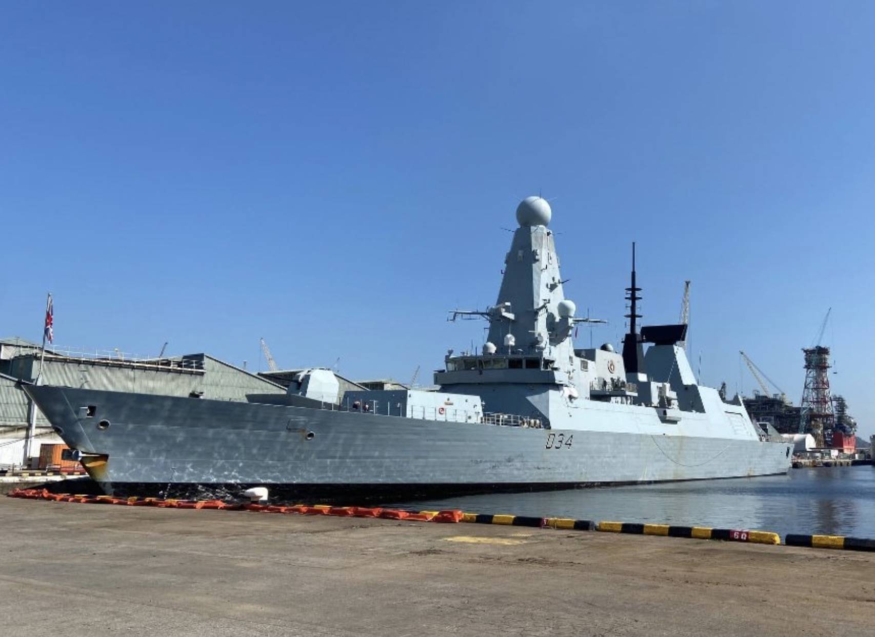 原创再出洋相英国海军钻石号驱逐舰刚进南海又坏了3个月内2度趴窝