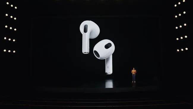 Max|一文看懂！刘海屏MacBook 、性能炸裂的芯片和新款AirPods3…这次发布会亮点？