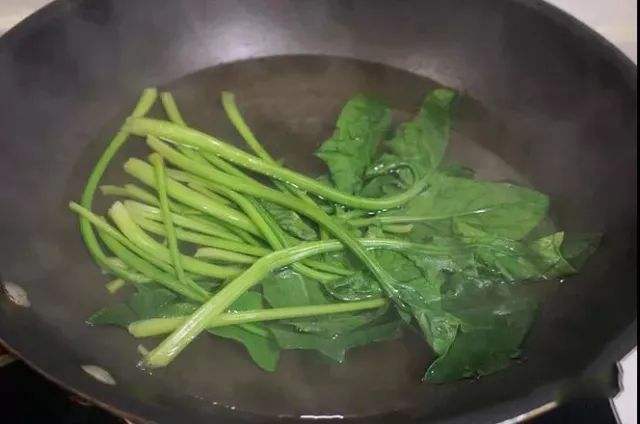 做法|夏天就爱这早餐，简单一蒸8分钟出锅，孩子两天不吃就馋得很