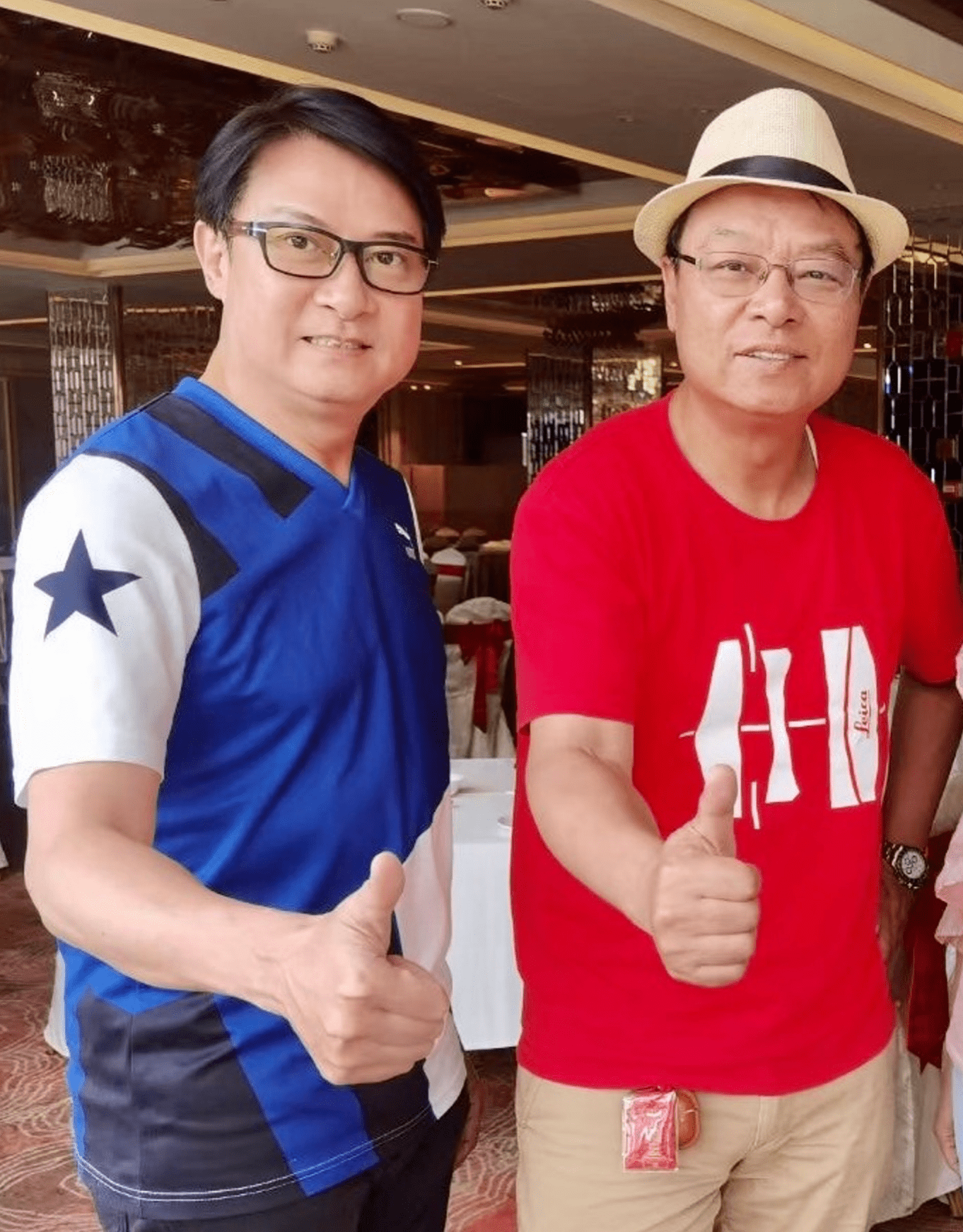 57岁刘锡明现身内地商演,穿白西装亮相发福明显,已常驻内地发展