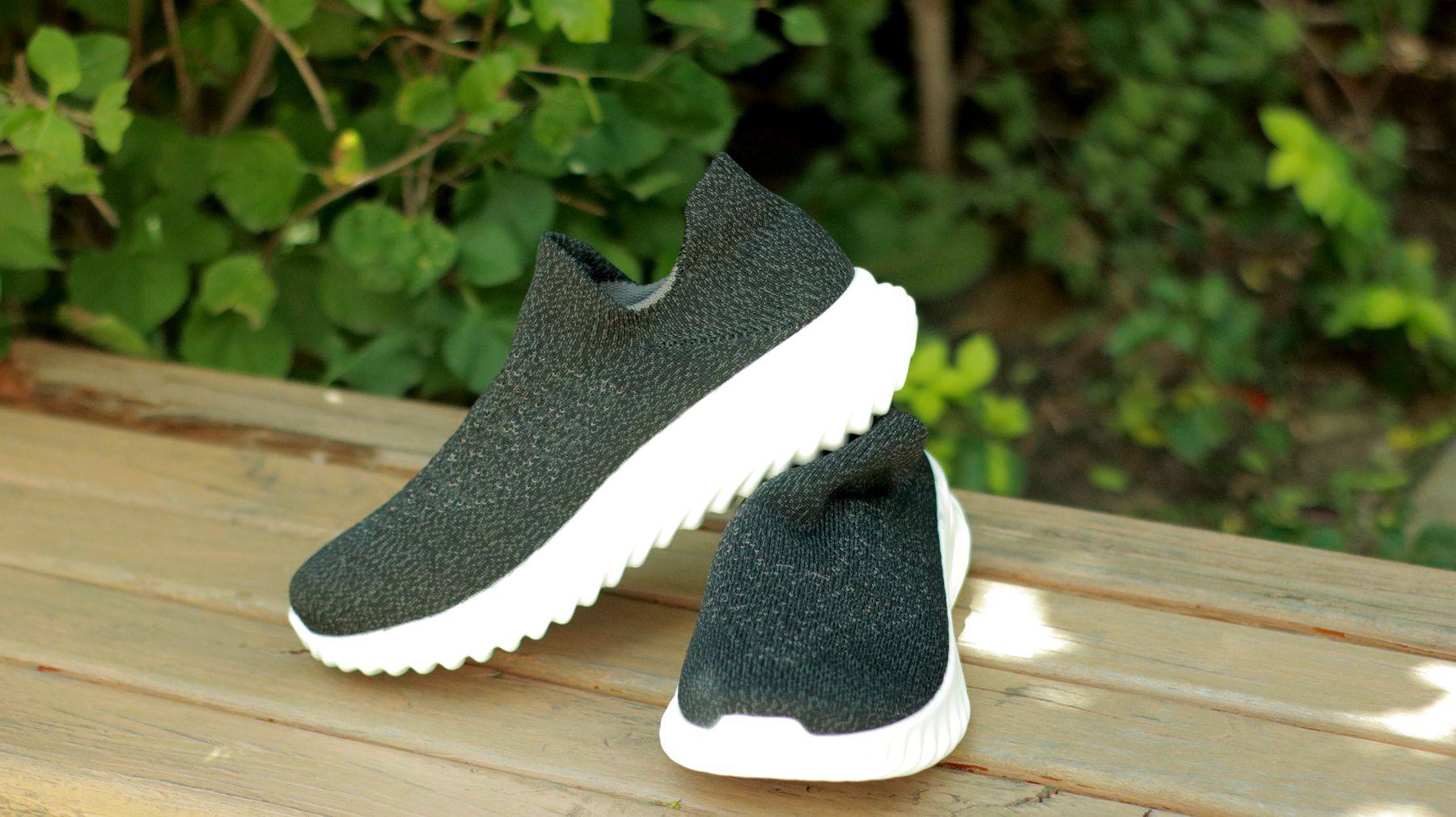 细节 比起踩屎感，我更喜欢袜套式，一双鞋才十几元却给你快乐脚感