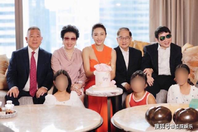 自律岁月不败美人！50岁黎姿在线卸妆，素颜出镜皮肤紧致冻龄肌抢镜