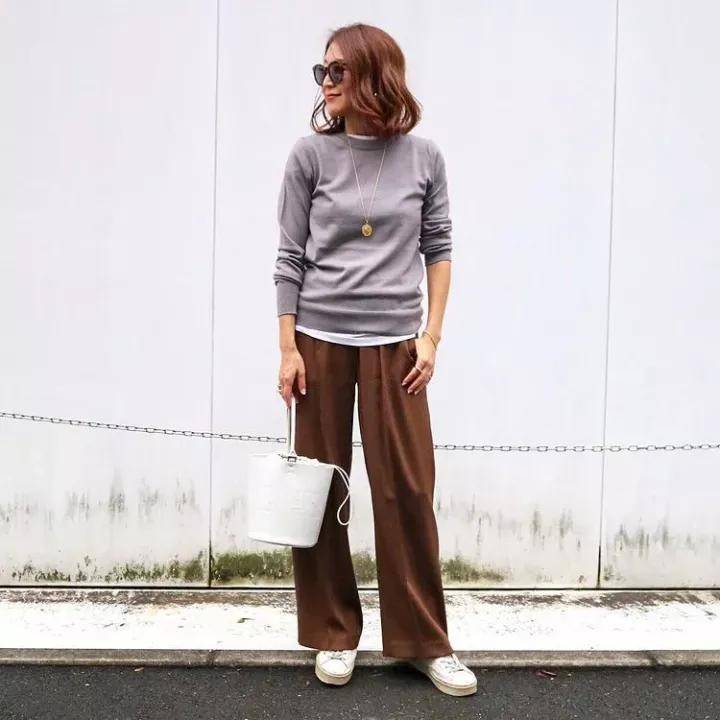 黑色 冬季针织衫怎么穿好看 这个博主的简约搭配法给你灵感