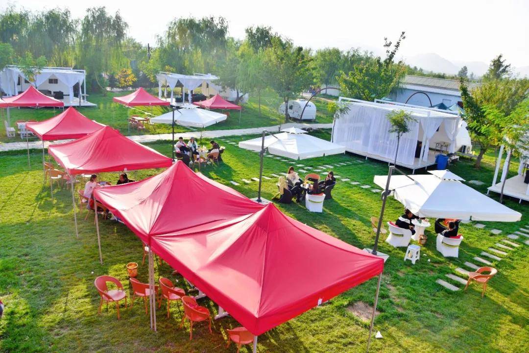 兰州一日游仙气飘飘房车营越国开心农场【兰州网红黎黎推荐官】