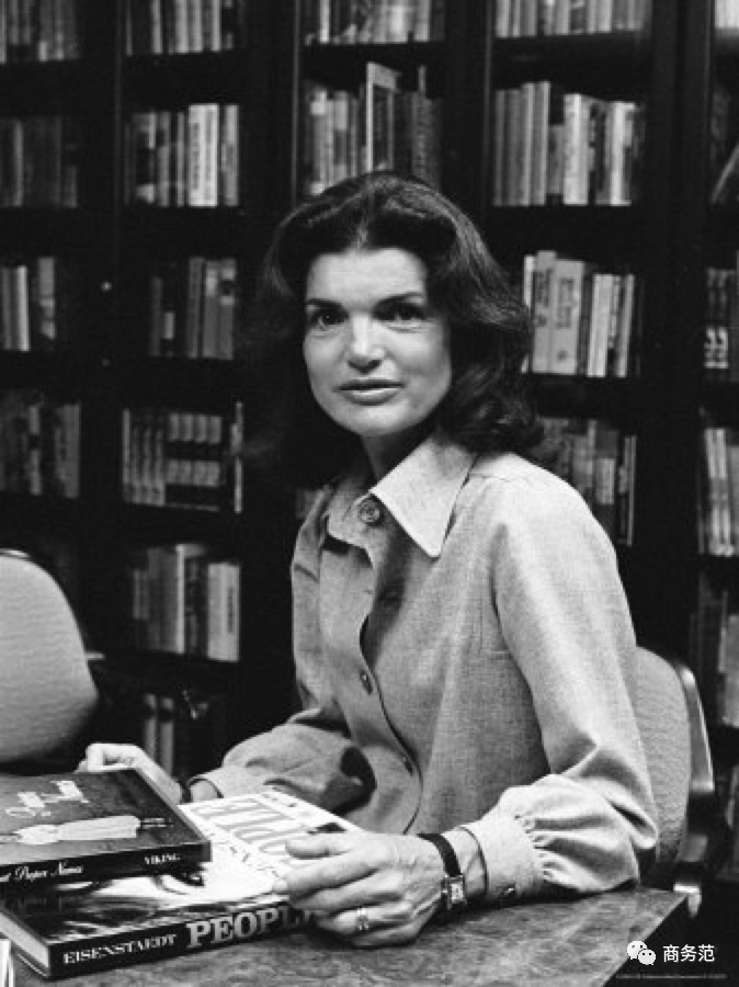 生活史上最强塑料名媛姐妹：姐姐嫁总统、妹妹当王妃，还一起抢首富撕了一辈子…