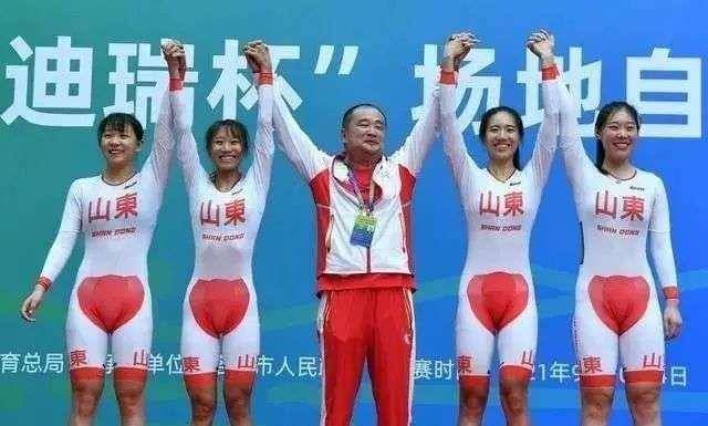 网络 穿好一件衣服能咋地？