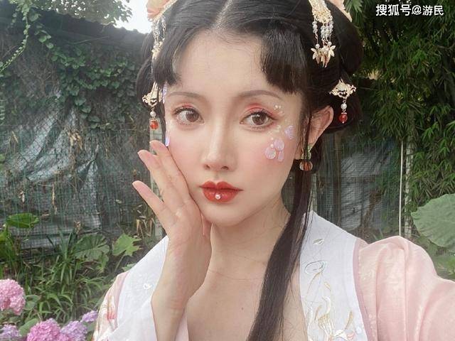 才是真普通妆容不算什么，汉服风格的“人鱼姬”妆容才是真的香！