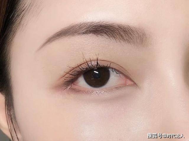 剑眉鞠婧祎终于“换妆”了,但网友却直言:像女装大佬