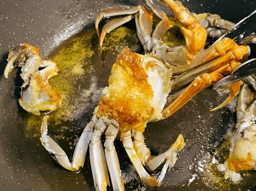 大闸蟹怎么炒不油 40ba7d6bb9534d23a7ad8679d6eae7bb.png