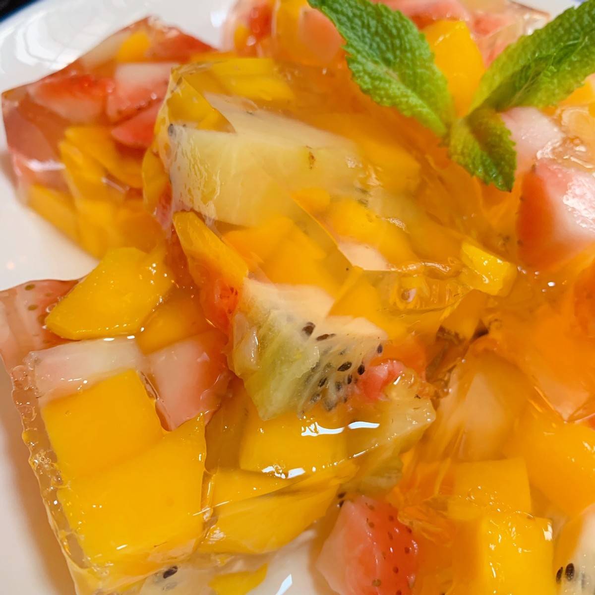 步骤|别给孩子买果冻吃了，教你做“缤纷水果冻”，口感酸甜，清香味美