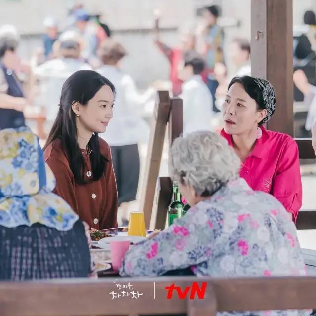 尹惠珍|豆瓣9.0，高质量男性的社交牛逼症，男的女的都不放过