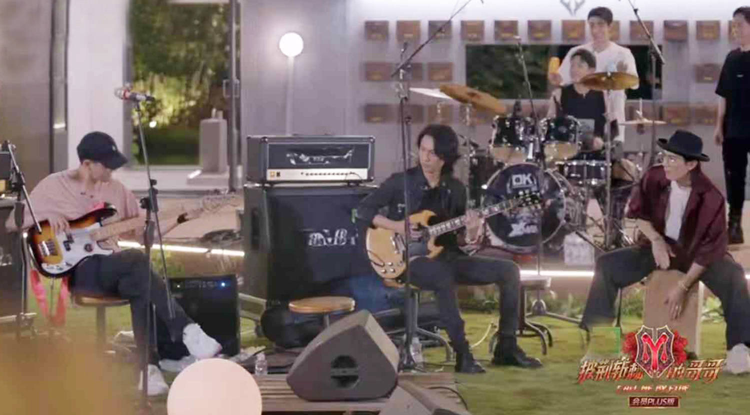 誓师大会|《哥哥》誓师大会温暖催泪，手绘海报脑洞大，黄贯中即兴创作赵文卓出表情包