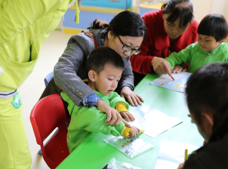 独立|幼儿园里不成文的规矩，家长应提前知晓，孩子可能会更吃香