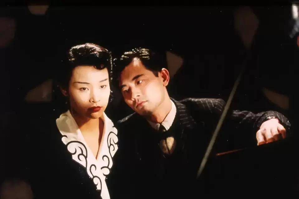 底线|被骂上热搜2年，马思纯和彭于晏这场恋爱，烂透了！