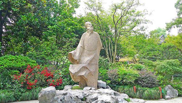 张中,出生于江西行中书省临川县温泉幕源张村的一个