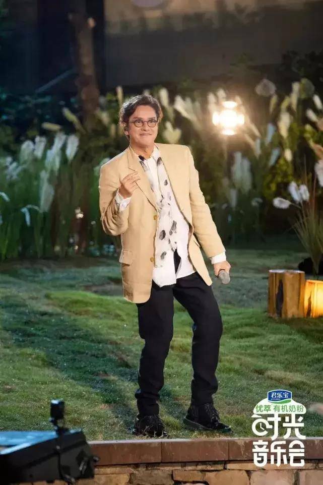 凤凰传奇|《时光音乐会》播了！谭咏麟、张杰、凤凰传奇齐聚张家界重唱经典之作！