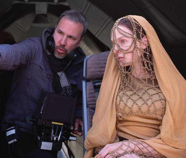 岳医生|《沙丘》专访张震：维伦纽瓦导演拍摄时从来不坐下，从头到尾一直站着