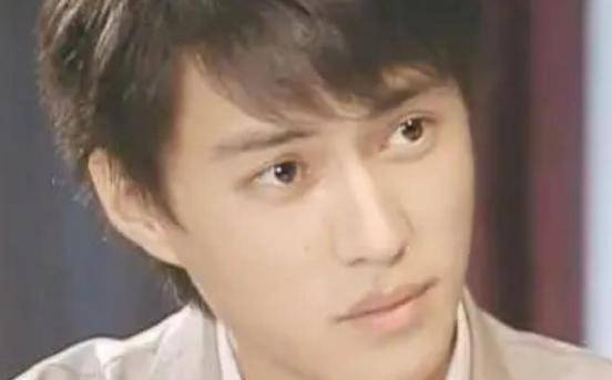 角色|首播收视第一！靳东又抽到王炸，他的“干部风”有多百试不爽？