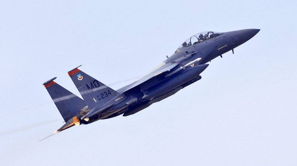 原创双引擎全天候高机动性空中优势重型f15鹰式战斗机