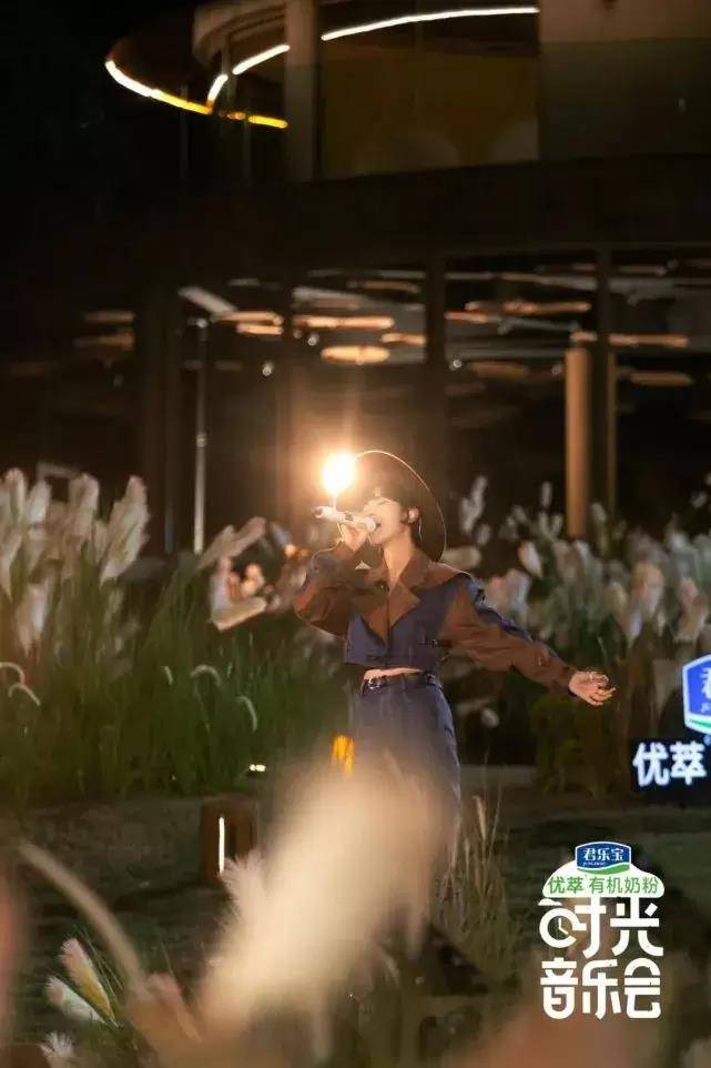 凤凰传奇|《时光音乐会》播了！谭咏麟、张杰、凤凰传奇齐聚张家界重唱经典之作！