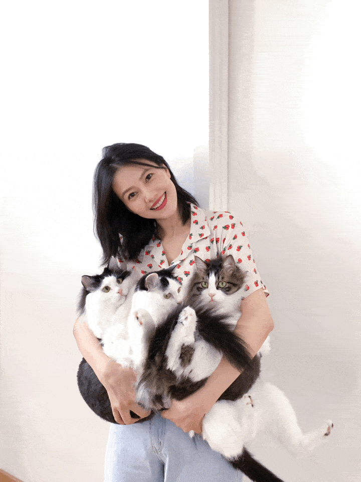 展现 关晓彤凭穿搭美出圈，“白衬衫+例假裤”高级又时髦，越看越喜欢