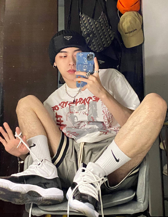 180cm身高的21歲大男孩，一身輕薄肌輕奢迷人，自拍毫不掩飾秀長腿！ 健身減肥達人 第12张