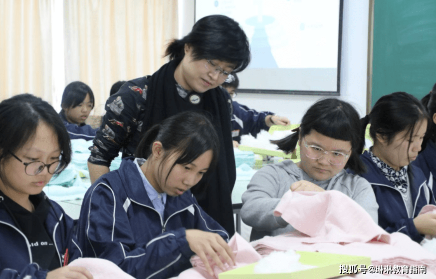 作为老师的第一届学生 551894b66ff54a8c9fa661d9026be972.png